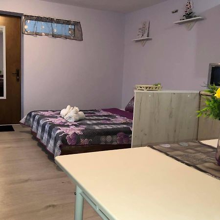 Comfy Studio Apartment By The Flower Market Varna Dış mekan fotoğraf
